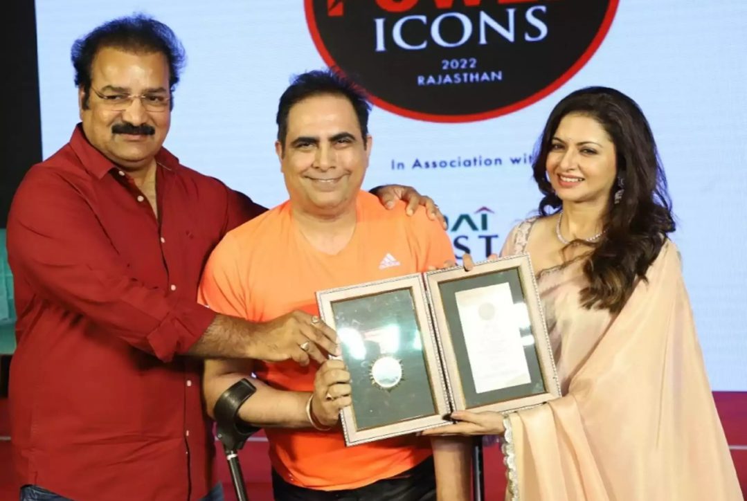 डॉ-अरविंदर-सिंह-भाग्यश्री-और-प्रतापसिंह-खाचिरियावास-के-साथ-